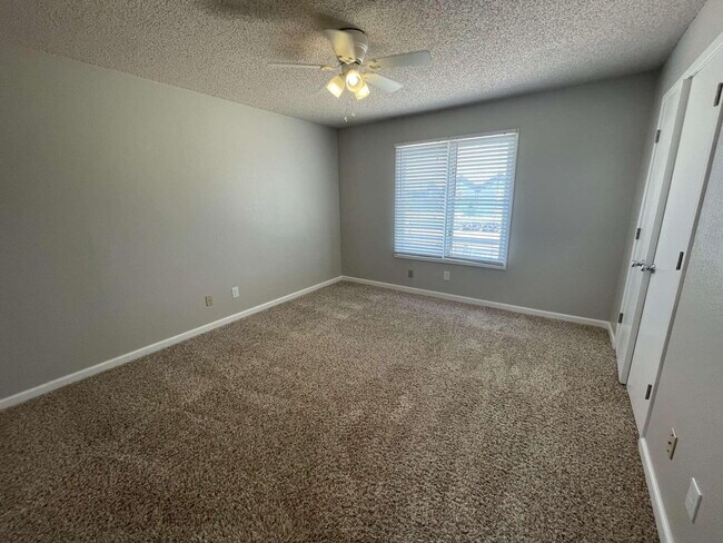 Building Photo - 121 Troy Ave