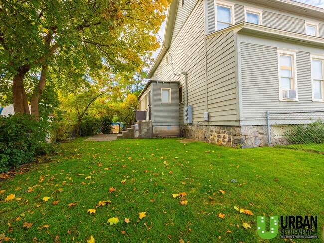 Building Photo - 1103 W Sinto Ave