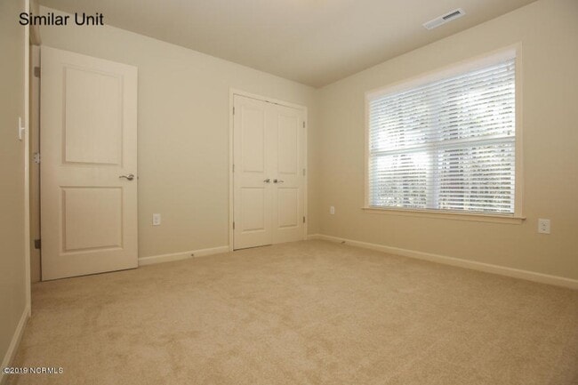 Building Photo - Townhome in Midway Park - Boyington Place!