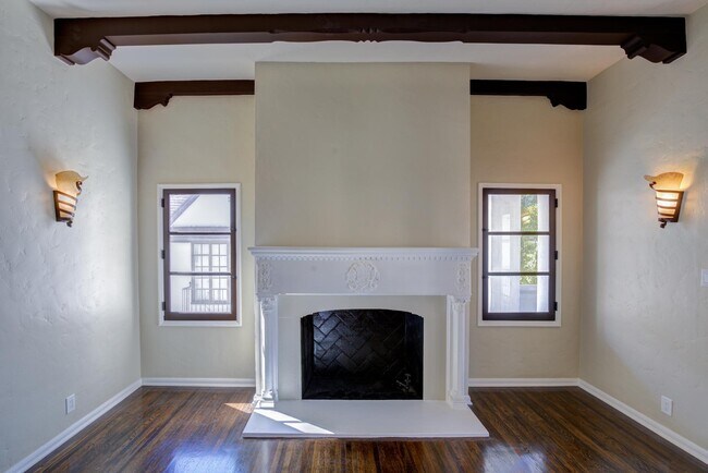 living room - 176 S Orange Dr