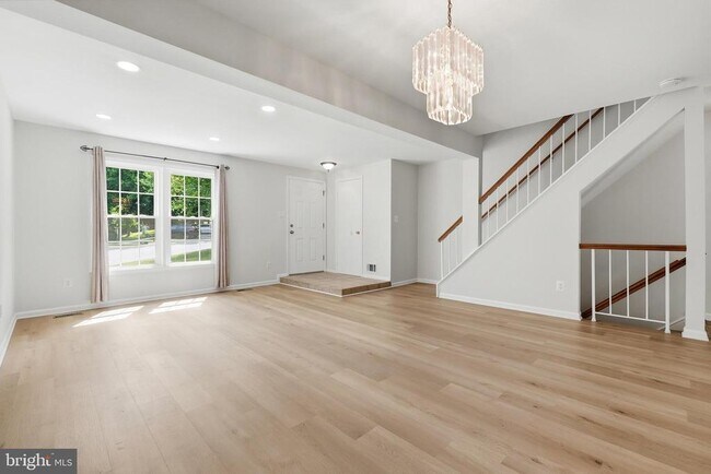 Building Photo - 7691 Northern Oaks Ct