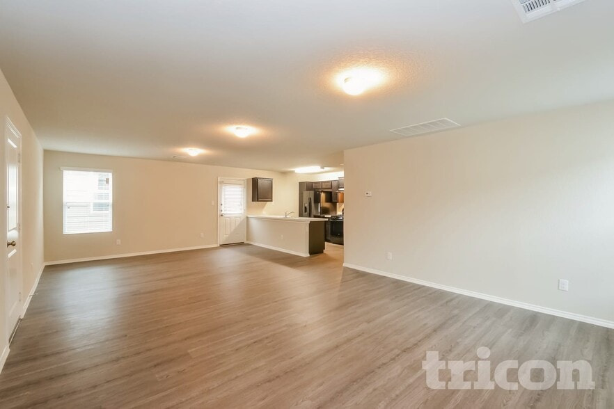 Building Photo - 9726 Marbach Gdn