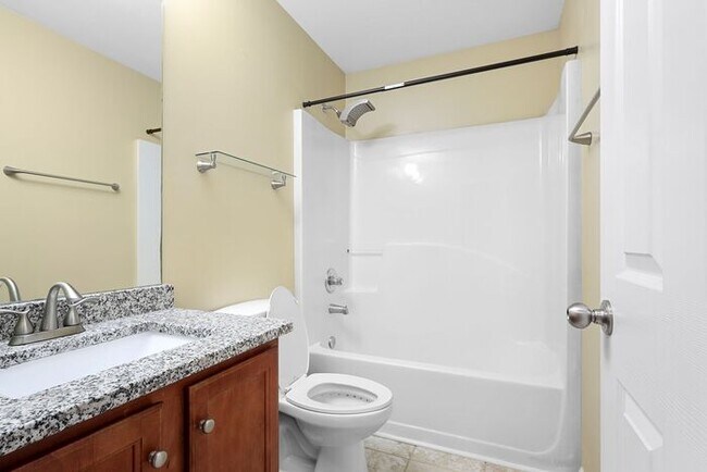 Building Photo - 477 Bridgeton Cove NE