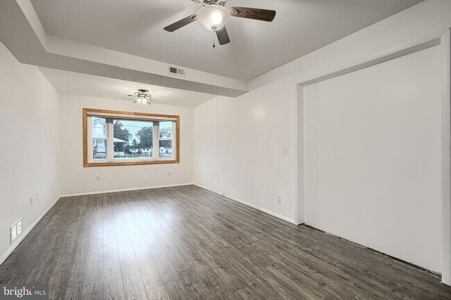 Building Photo - 1417 Waterford Rd