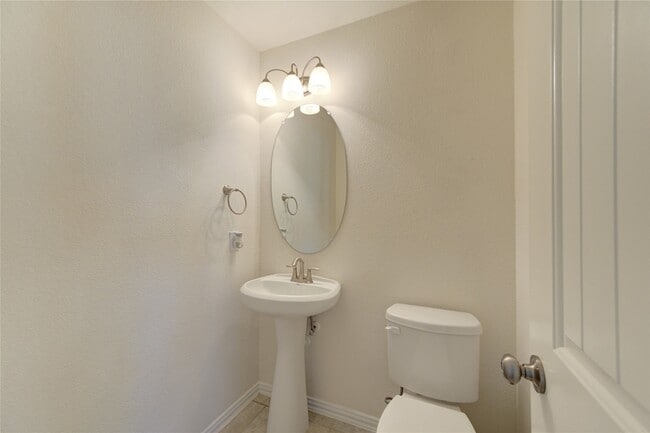Building Photo - 6519 Point Hollow Ln