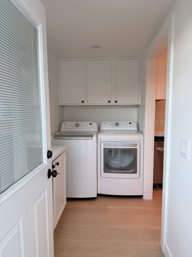 Building Photo - 509 Coronel Pl