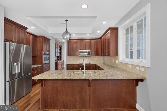 Building Photo - 16 Oak Leaf Ln
