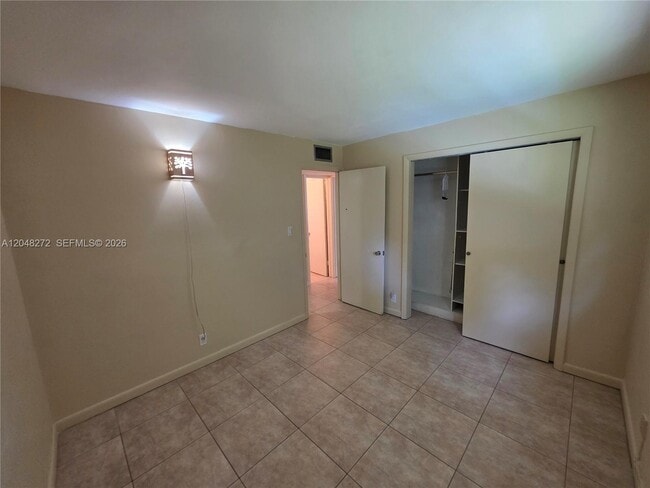 Building Photo - 6130 Funston St