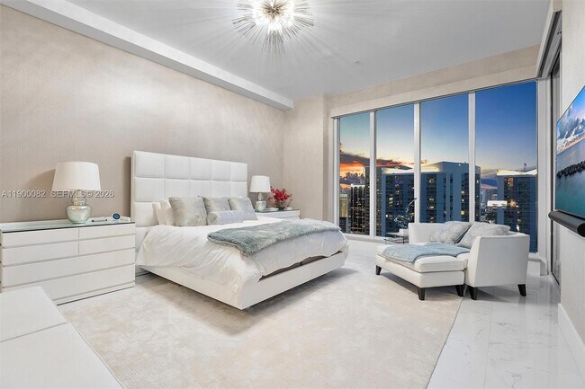 Building Photo - 900 Brickell Key Blvd