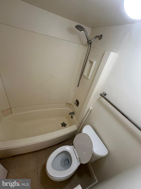 Building Photo - 8350 Greensboro Dr