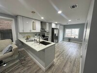 Building Photo - 514 43rd St