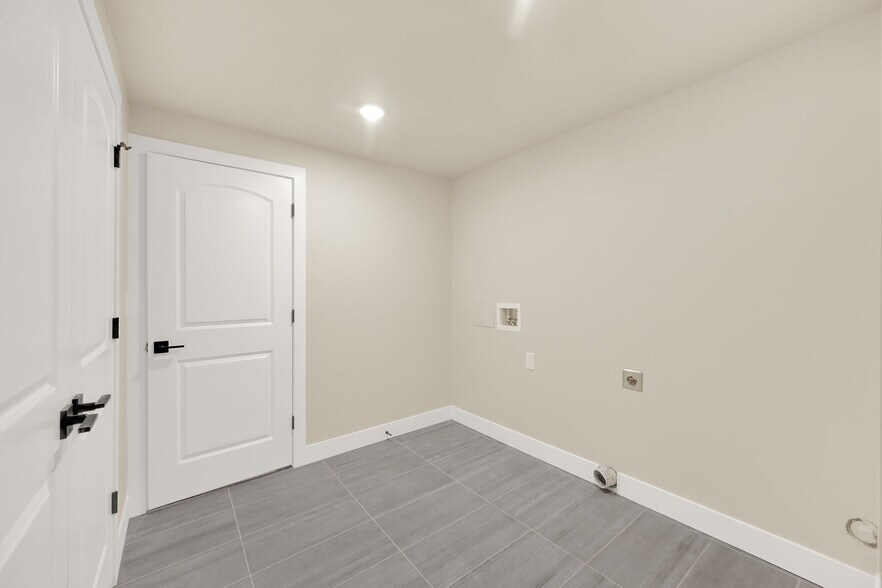 Building Photo - 4333 W Park Hollow Ln