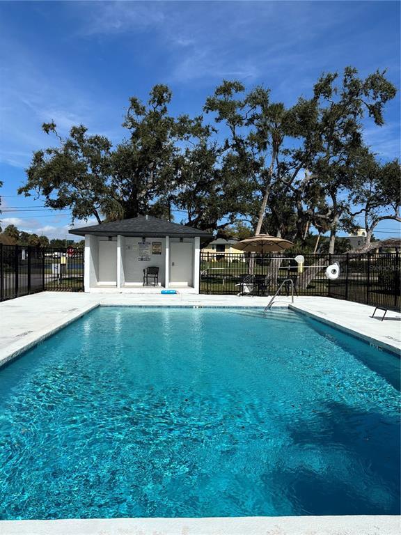 Building Photo - 5807 Erin Ln S