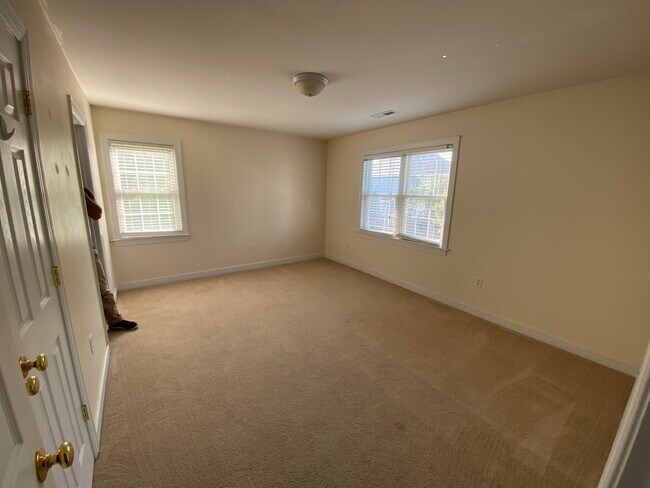 Building Photo - 3401 Bartley Pond Pl