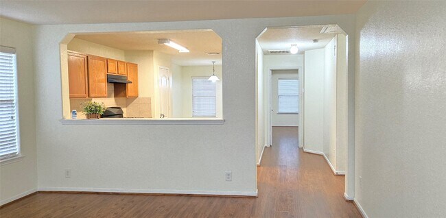 Building Photo - 15215 Benson Landing Dr