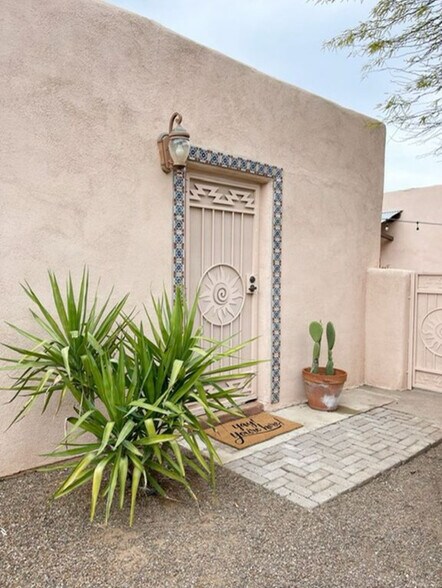 Private entrance WITH security gate - 2648 E Drachman St