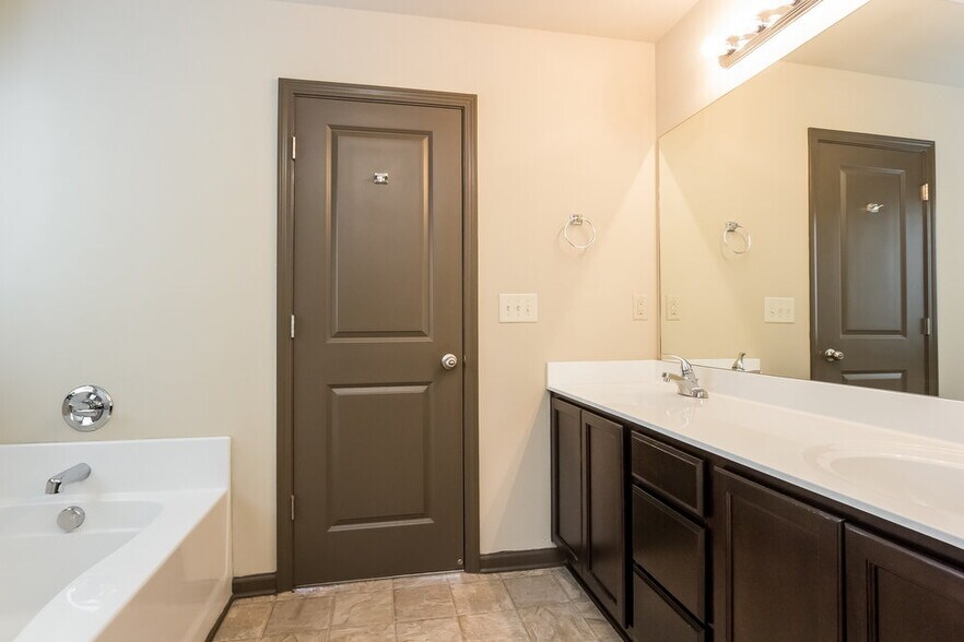 Building Photo - 651 Sweet Ashley Way