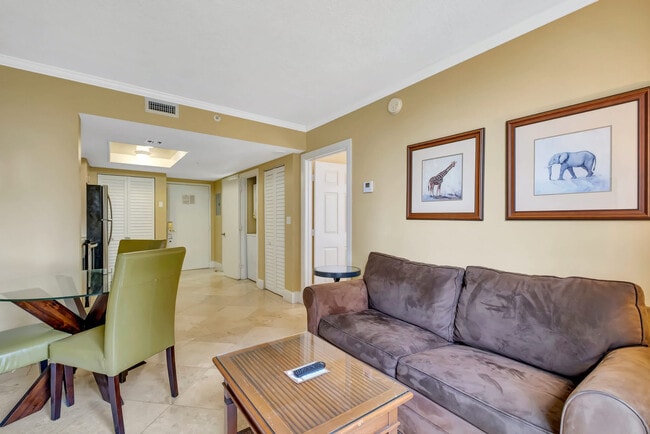Building Photo - 2951 S Bayshore Dr