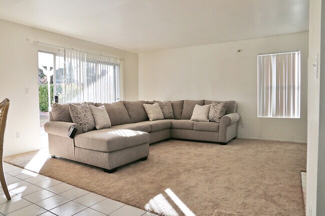 Building Photo - 3112 Caminito Ln