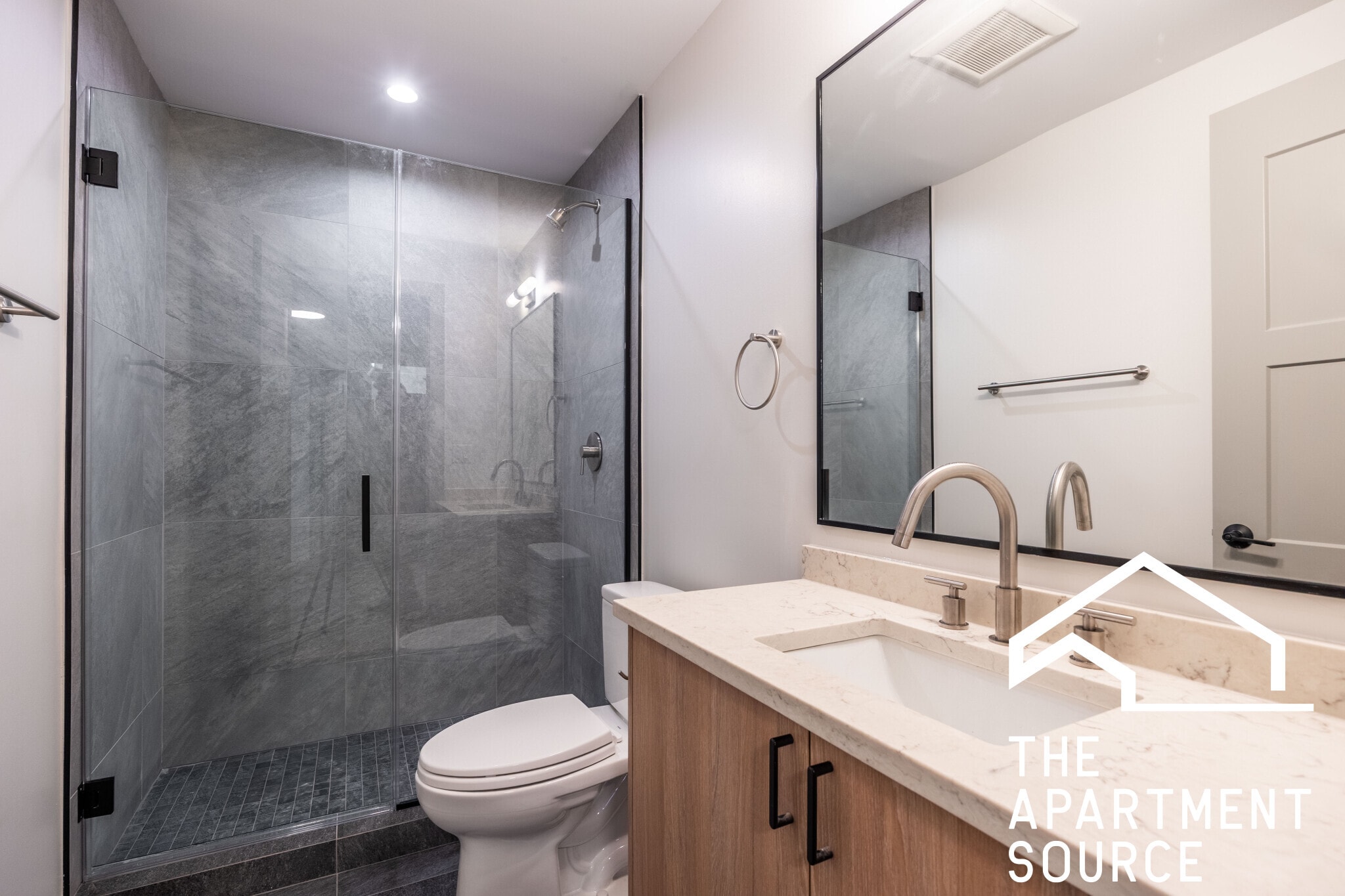 Building Photo - 1333 W Estes Ave