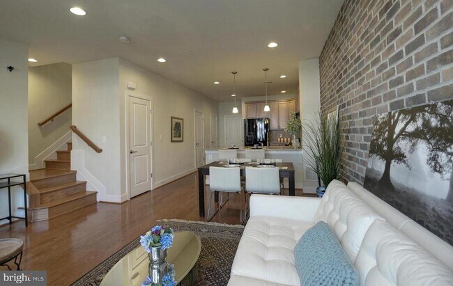 Building Photo - 2009 Richmond Hwy