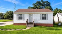 Building Photo - 844 Combs St