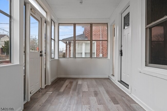 Building Photo - 509 Centre St