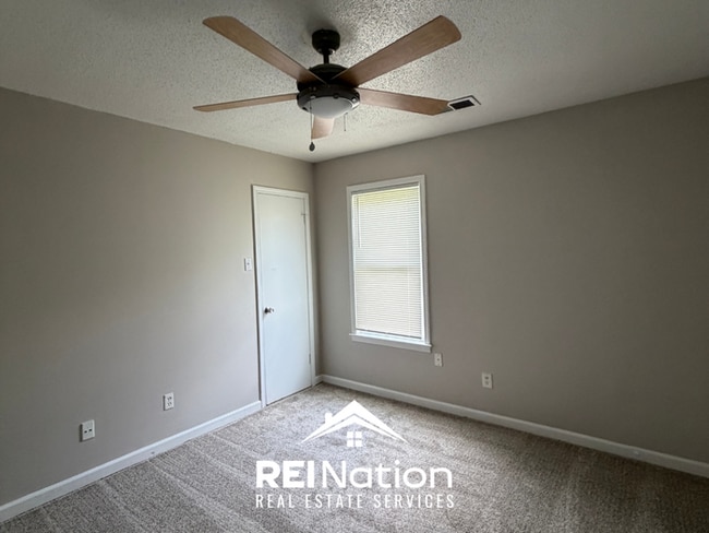 Building Photo - 7057 Hillshire Dr