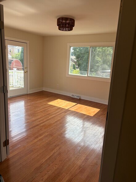 Building Photo - 1364 Simona Dr