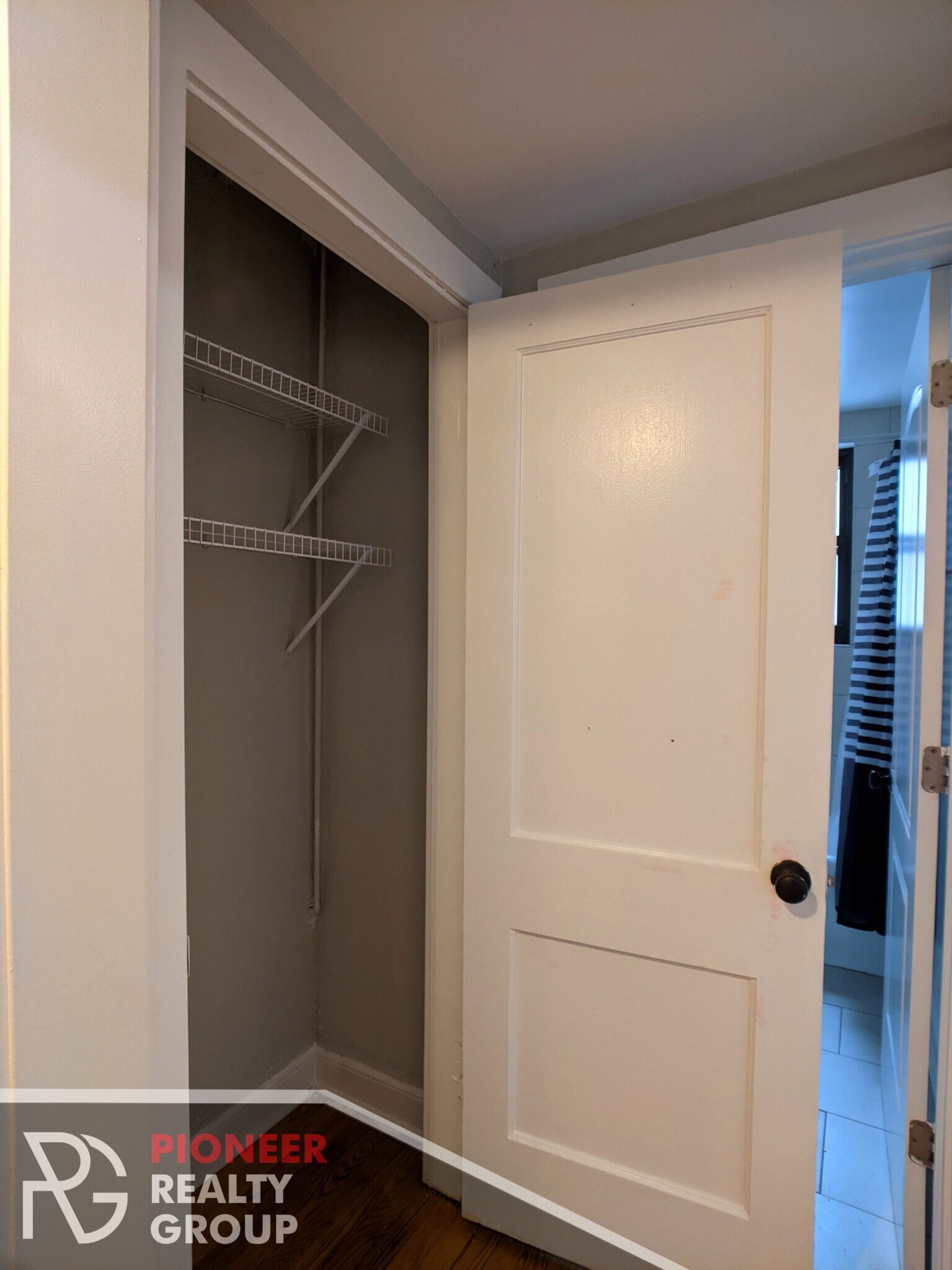 Building Photo - 4032 N Ashland Ave