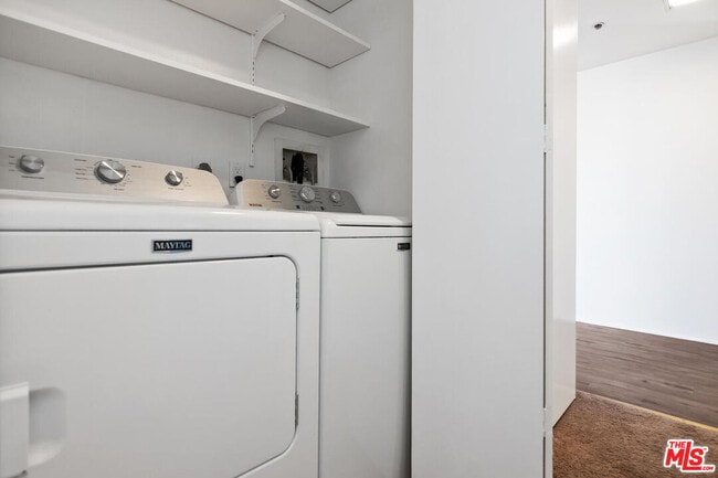 Building Photo - 2102 Century Park Ln