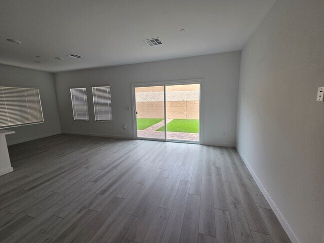 Building Photo - 3339 Rocky Waters Ave