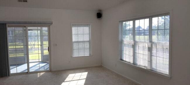 Building Photo - 294 Ravennaside Dr NW