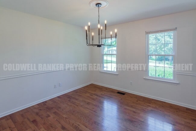 Building Photo - 9356 Charbar Cir