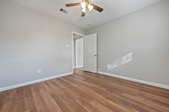 Building Photo - 12203 Ryewater Dr