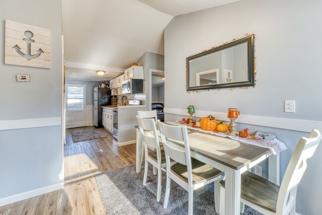 kitchen/dining area - 173 Broadway