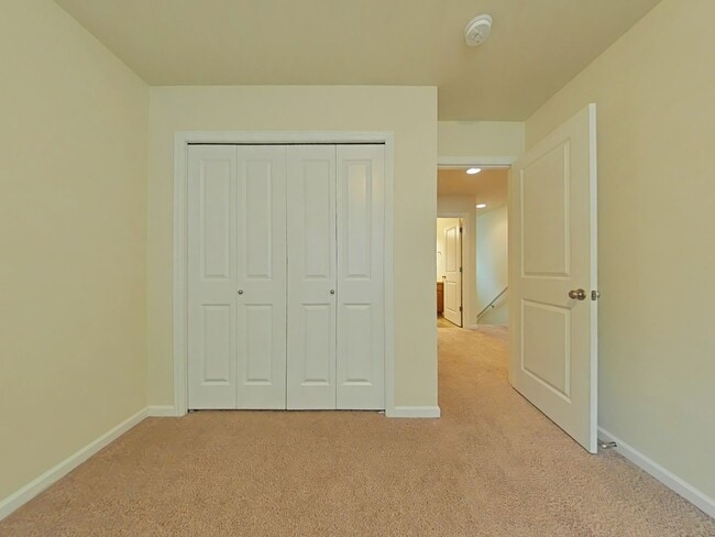 Building Photo - 5 Bedroom House ~ Albany ~ Small Pet Friendly