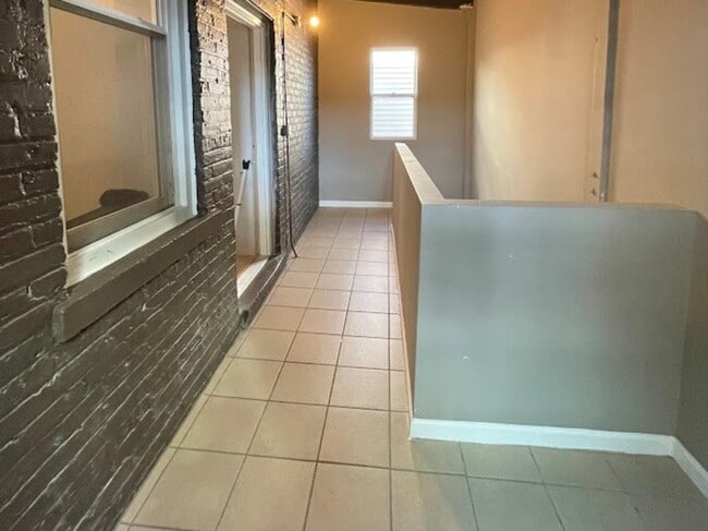 Building Photo - 1939 S Sawyer Ave