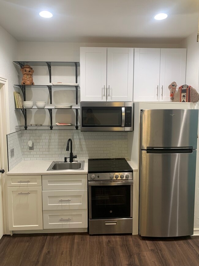 Building Photo - 1929 Guilford Ct