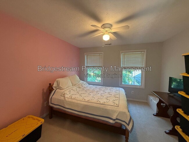 Building Photo - 7425 Pelbrook Farm Dr