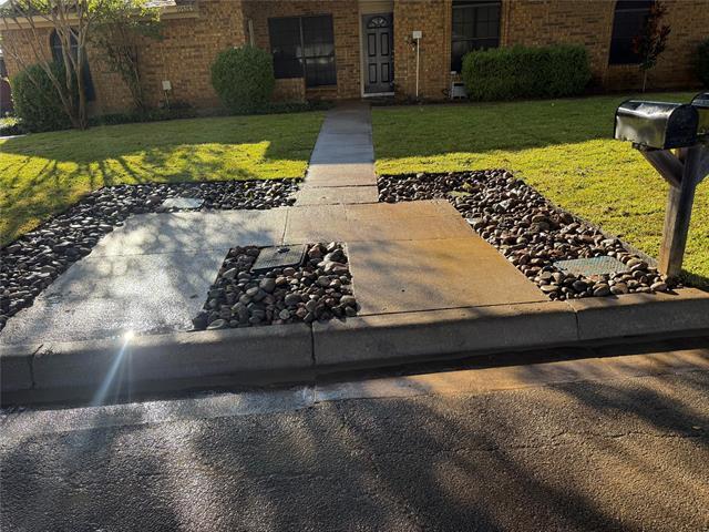 Building Photo - 10524 Shadywood Dr