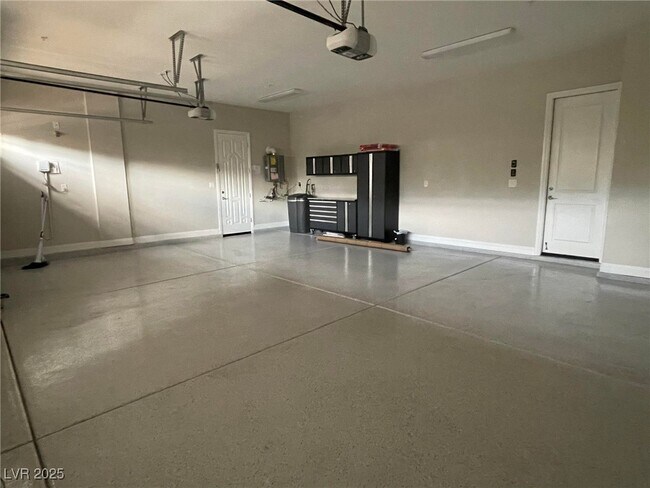 Building Photo - 3183 Palazzo Reale Ave
