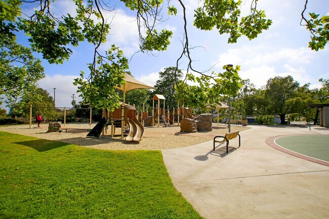 Building Photo - Gorgeous Contemporary Hilltop Laguna Beach Home - PANORAMIC OCEAN & CATALINA VIEWS!