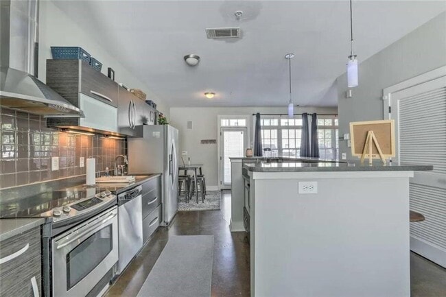 Building Photo - 1300 DeKalb Ave NE