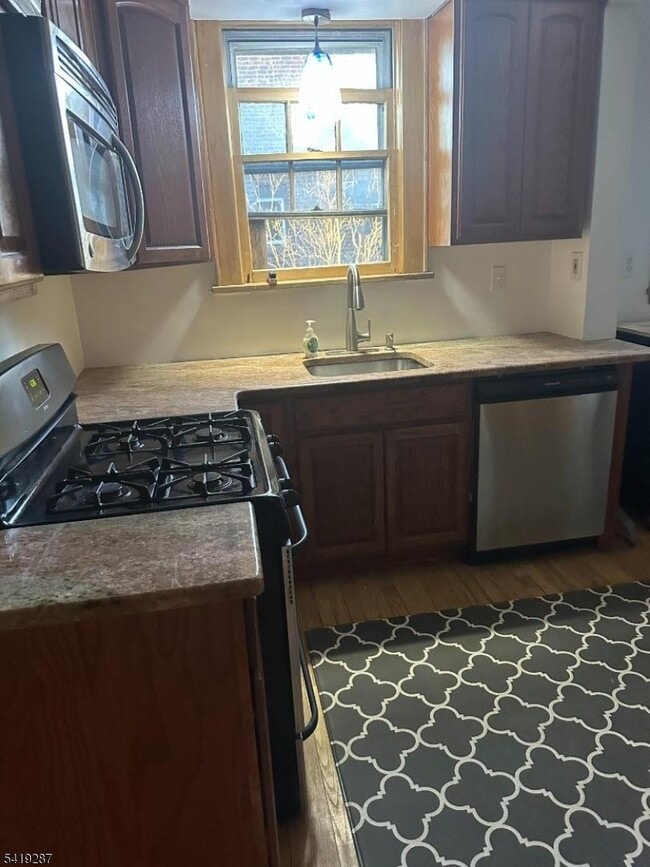 Building Photo - 325 Bogert Ave