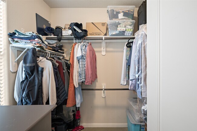 Building Photo - 1114 W 25th St