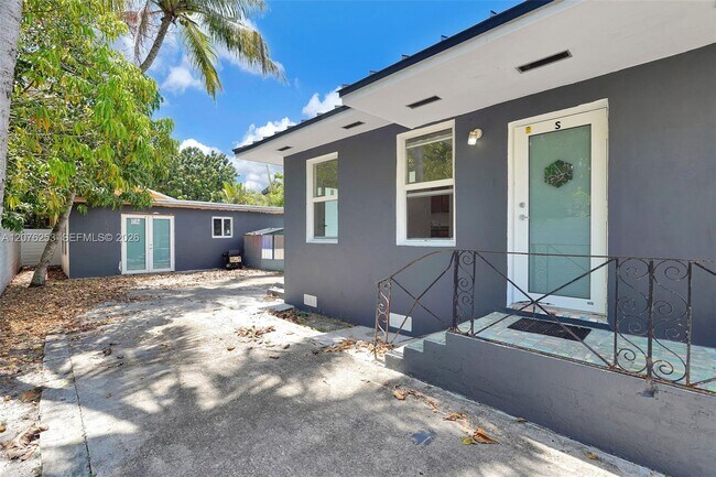 Building Photo - 160 NW 45th St
