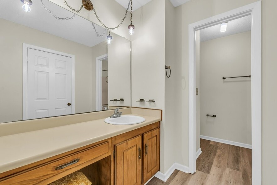 Building Photo - 2804 Plum Rd