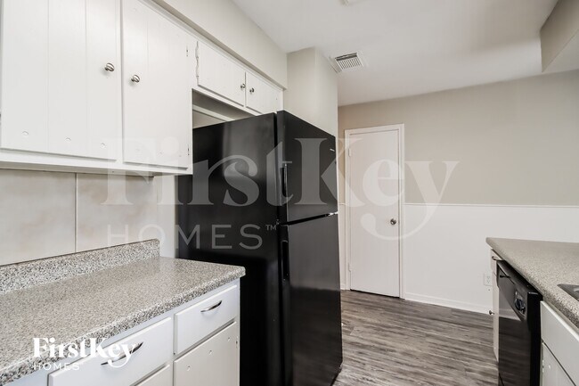 Building Photo - 7206 Foxmar Ln