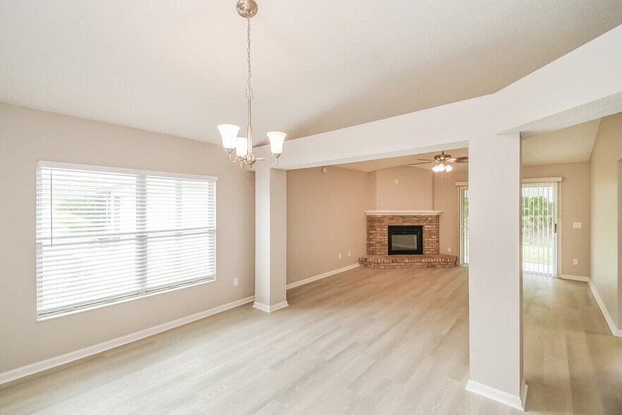 Building Photo - 2066 Tanager Dr